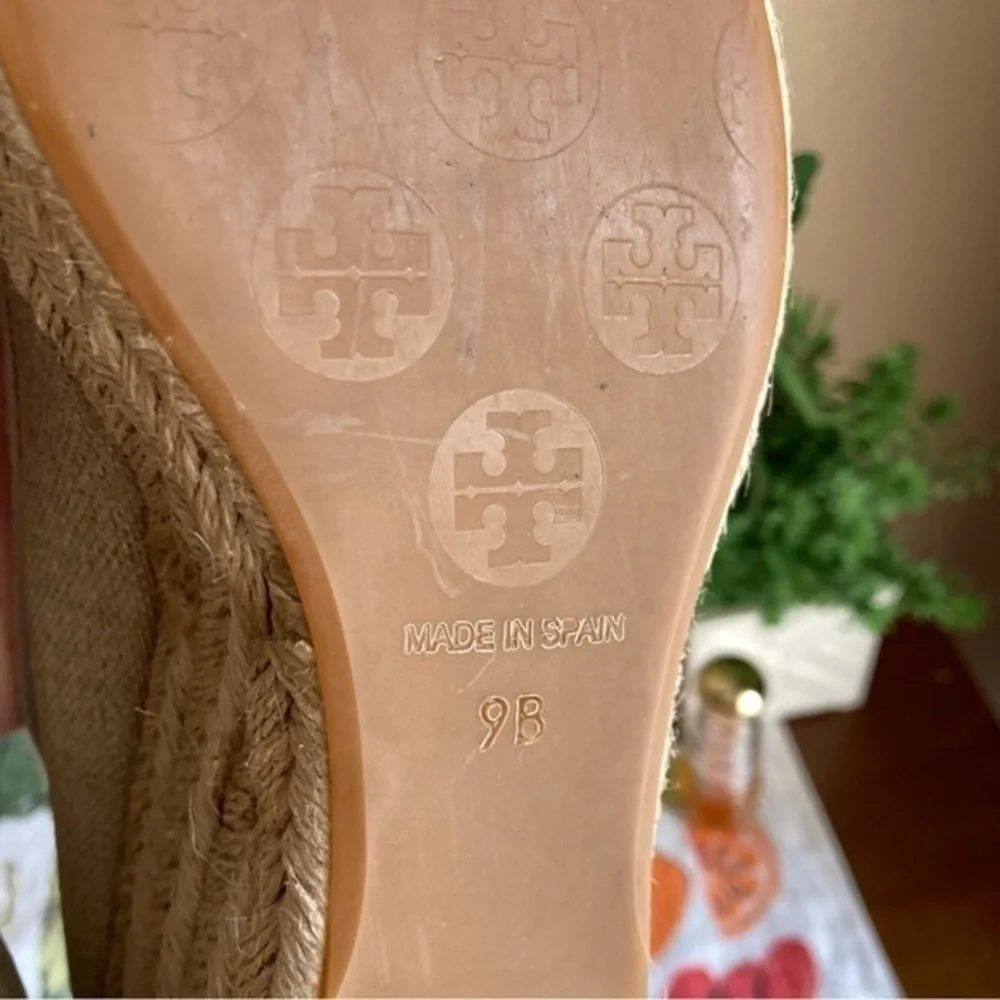 Tory Burch Jackie beige peeptoe wedges size 9B
